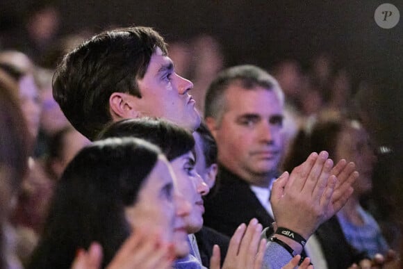 Exclusif - Alain-Fabien Delon très ému lors de la soirée hommage Ciné-concert symphonique "Alain Delon, le dernier Samouraï" au palais des congrès à Paris le 8 novembre 2024 le jour de son anniversaire. Pour cette soirée, le chef d'orchestre Vahan Mardirossian a dirigé l'orchestre symphonique de Douai. © Moreau / Jacovides / Bestimage 