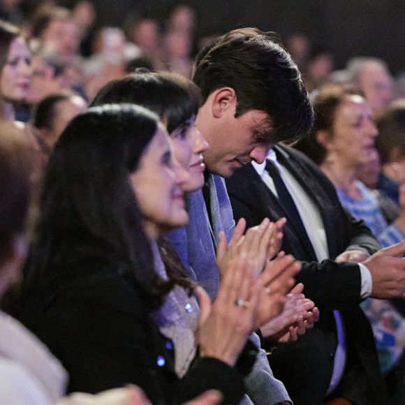 Exclusif - Alain-Fabien Delon très ému lors de la soirée hommage Ciné-concert symphonique "Alain Delon, le dernier Samouraï" au palais des congrès à Paris le 8 novembre 2024 le jour de son anniversaire. Pour cette soirée, le chef d'orchestre Vahan Mardirossian a dirigé l'orchestre symphonique de Douai. © Moreau / Jacovides / Bestimage 