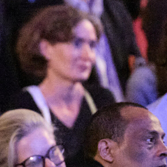 Exclusif - Anthony Delon et sa fille lors de la soirée hommage Ciné-concert symphonique "Alain Delon, le dernier Samouraï" au palais des congrès à Paris le 8 novembre 2024 le jour de son anniversaire. Pour cette soirée, le chef d'orchestre Vahan Mardirossian a dirigé l'orchestre symphonique de Douai. © Moreau / Jacovides / Bestimage 