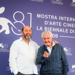 Kad Merad and Claude Lelouch au photocall du film "Finalement" lors du 81ème festival international du film de Venise, la Mostrav le 2 septembre 2024. © Lucia Sabatelli / Bestimage