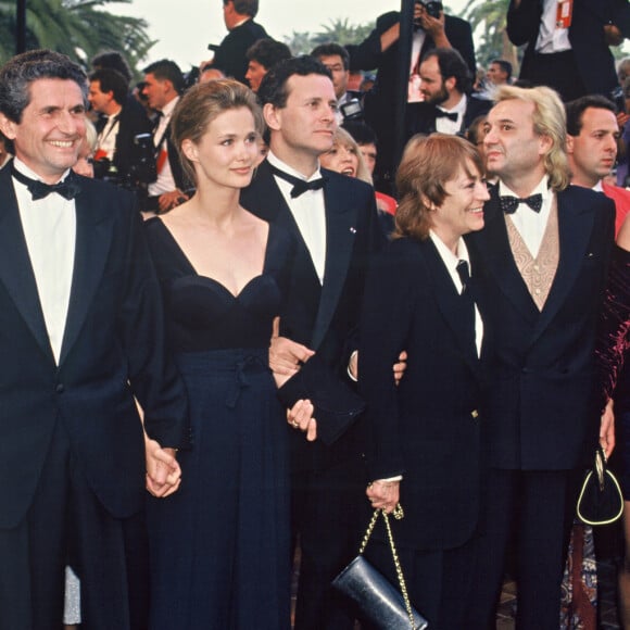 ARCHIVES - ANOUK AIMEE, CLAUDE LELOUCH, MARIE SOPHIE L. (POCHAT), FRANCIS HUSTER, ANNIE GIRARDOT, BOB DECOUT, GERARD LANVIN PRESENTENT "IL YA DES JOURS...ET DES LUNES" AU FESTIVAL DE CANNES EN 1990  