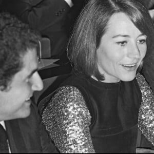 Info - 10ème anniversaire du décès d'Annie Girardot le 28 février - ARCHIVES - CLAUDE LELOUCH ET ANNIE GIRARDOT A L'AVANT PREMIERE DU FILM "VIVRE POUR VIVRE" A PARIS EN 1967  