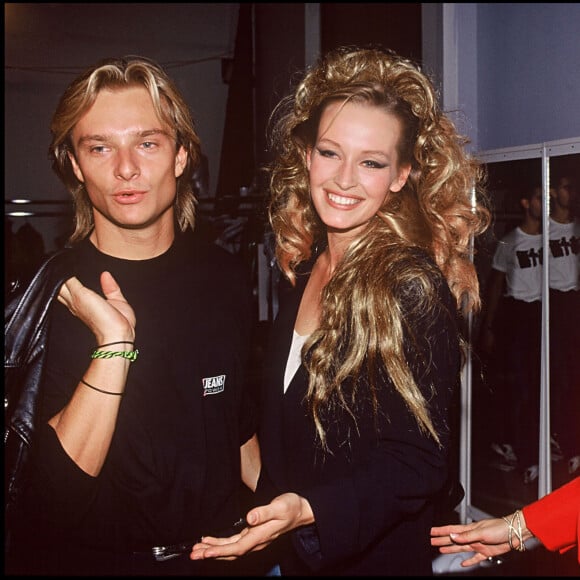 Archives - David Hallyday - Estelle Lefébure et Sylvie Vartan en backstage du défile de mode Thierry Mugler en 1990.