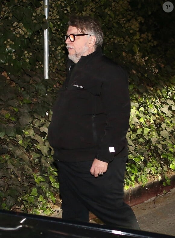 Los Angeles, CA - EXCLUSIF - Le cinéaste mexicain Guillermo del Toro a été vu sortant de la célébration épique du 50ème anniversaire de Leonardo DiCaprio à Los Angeles, concluant une nuit remplie de stars de premier plan. Sur la photo : Guillermo del Toro