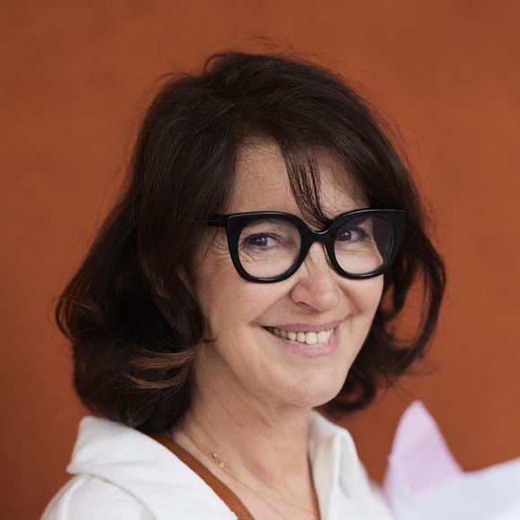 Zabou Breitman au village lors des Internationaux de France de tennis de Roland Garros 2024 à Paris. Le 5 juin 2024. © Jacovides-Moreau/Bestimage 