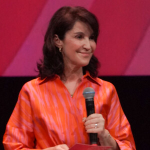 Zabou Breitman lors de la soirée de clôture du festival CanneSeries Saison 6 au Palais des Festivals à Cannes, France, le 19 avril 2023. © Norbert Scanella/Panoramic/Bestimage 