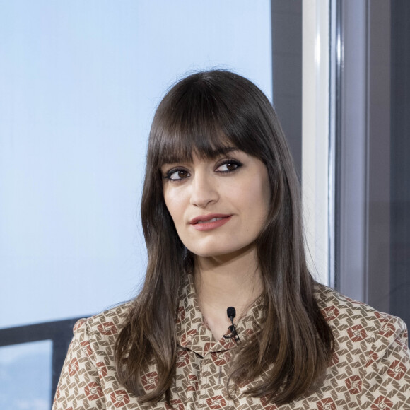 Clara Luciani assiste à la conférence "Women In Motion" de Kering à l'hôtel Majestic Barrière lors du 75ème Festival International du Film de Cannes le 21 mai 2022. © Olivier Borde/bestimage 