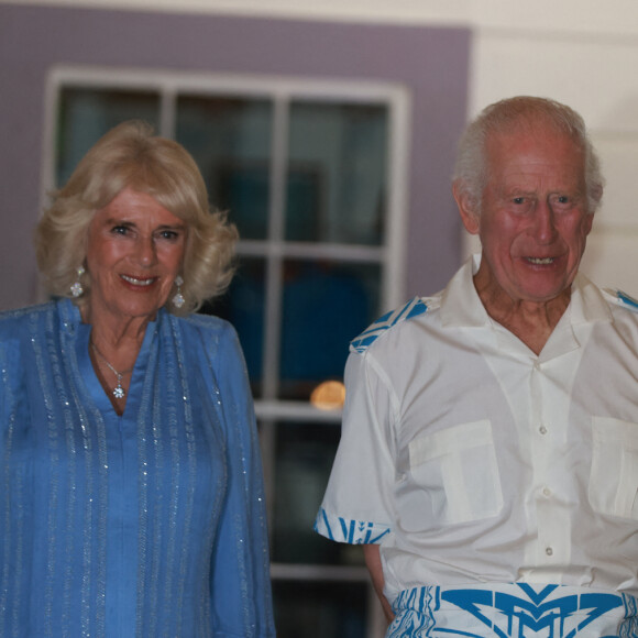 Le roi Charles III d'Angleterre et la reine consort Camilla Parker Bowles lors d'une réception au musée Robert Louis Stevenson dans les Iles Samoa, à l'occasion de leur visite en Australie. Le 25 octobre 2024 © Ian Vogler / MirrorPix / Bestimage 