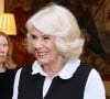 La reine Camilla a fait son retour officiel après une semaine d'absence due à une infection pulmonaire
La reine consort d'Angleterre Camilla Parker Bowles lors de la réception pour le "Booker Prize Foundation" à la Clarence House à Londres.