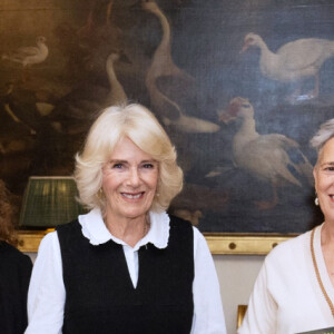2024 a été une année difficile pour la famille royale en termes de santé mais la monarchie poursuit ses activités avec de nombreux engagements à venir
La reine consort d'Angleterre Camilla Parker Bowles lors de la réception pour le "Booker Prize Foundation" à la Clarence House à Londres. Le 12 novembre 2024 