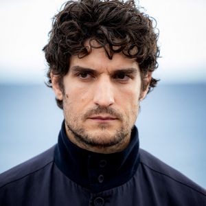 L'acteur et réalisateur français Louis Garrel pose lors d'un photocall pour le film "Saint-Ex" dans le cadre du festival du film Cineroman, sur la Promenade des Anglais, dans la ville de Nice sur la Côte d'Azur, le 30 septembre 2024. Photo par Shootpix/ABACAPRESS.COM