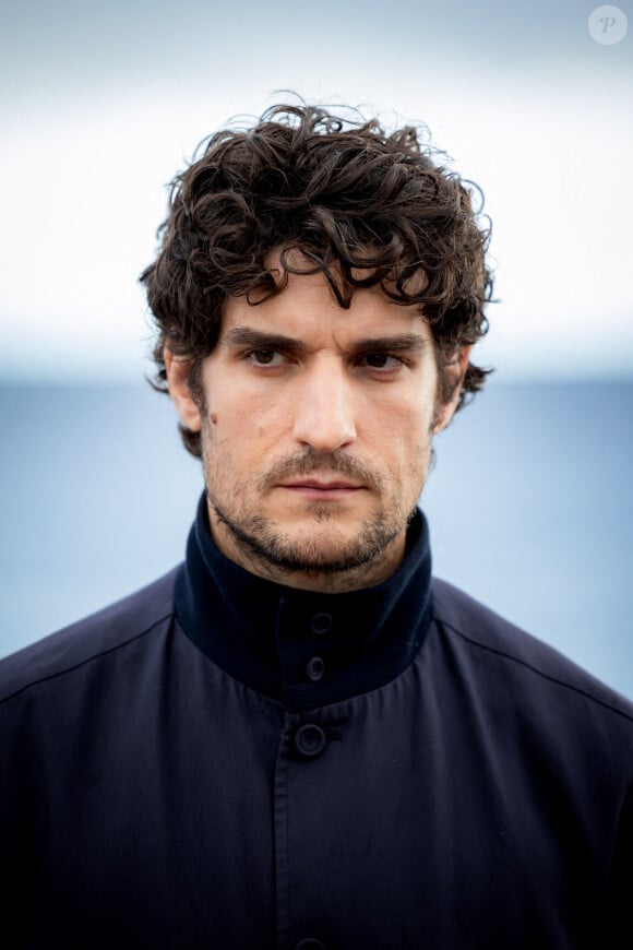 L'acteur et réalisateur français Louis Garrel pose lors d'un photocall pour le film "Saint-Ex" dans le cadre du festival du film Cineroman, sur la Promenade des Anglais, dans la ville de Nice sur la Côte d'Azur, le 30 septembre 2024. Photo par Shootpix/ABACAPRESS.COM