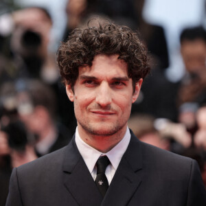 Louis Garrel assiste à la projection du film "Le Deuxième Acte" et au tapis rouge de la cérémonie d'ouverture du 77ème Festival de Cannes au Palais des Festivals le 14 mai 2024 à Cannes, France. Photo par David Boyer/ABACAPRESS.COM