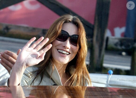 ... L'adolescente fait aussi la fierté de sa tante Carla Bruni-Sarkozy.
Carla Bruni-Sarkozy en juillet 2024 - ABACAPRESS.COM