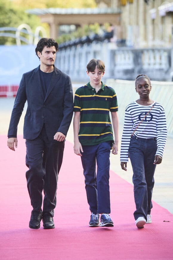 Louis Garrel, Joseph Engel, Oumy Garrel au photocall de 'The Crusade', lors du 69ème Festival International du Film de San Sebastian à Sebastian, Espagne, le 18 septembre 2021. Photo par Sean Thornton/Cover Images/ABACAPRESS.COM