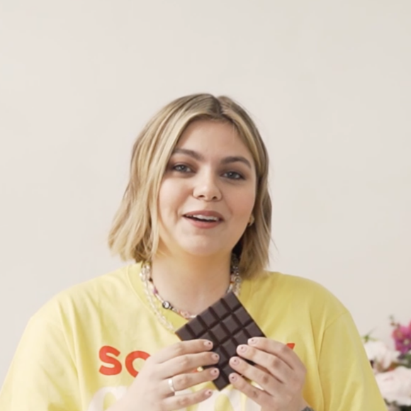 Louane donne sa recette de mousse au chocolat pour ELLE