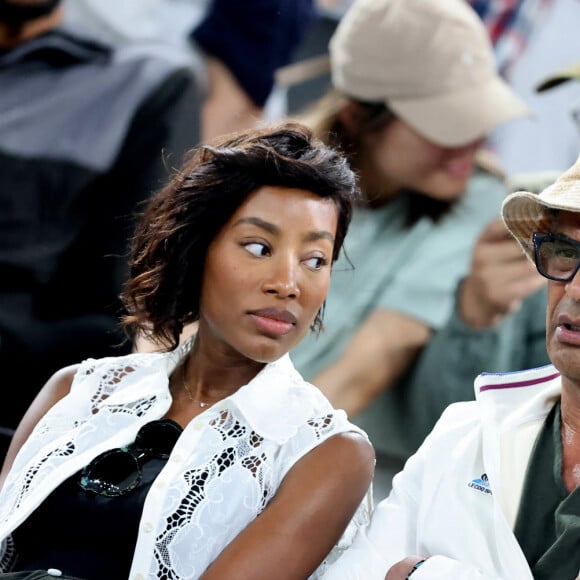 Yannick Noah et sa compagne Malika - Les célébrités en tribunes pendant l'épreuve de basketball de Demi-Finale opposant la France à l'Allemagne lors des Jeux Olympiques de Paris 2024 (JO) à l'Arena Bercy, à Paris, France, le 8 août 2024. © Jacovides-Perusseau/Bestimage