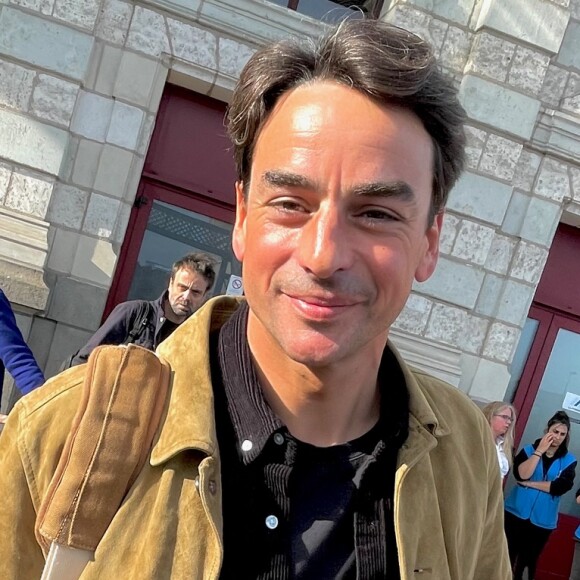 Julian Bugier à son arrivée à la gare pour la 42ème Foire du livre de Brive, à Brive-la-Gaillarde, FRance, le 8 novembre 2024. © Fabien Faure/Bestimage