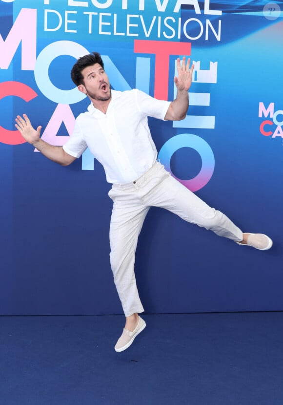 Vincent Niclo au photocall de "Laury Thilleman & Vincent Niclo" lors de la 63ème édition du Festival de television de Monte-Carlo, Monaco, le 16 juin 2024. © Denis Guignebourg/Bestimage