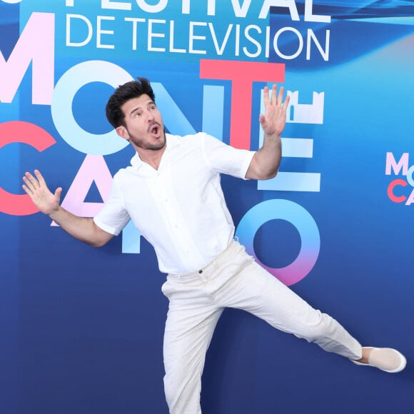 Vincent Niclo au photocall de "Laury Thilleman & Vincent Niclo" lors de la 63ème édition du Festival de television de Monte-Carlo, Monaco, le 16 juin 2024. © Denis Guignebourg/Bestimage