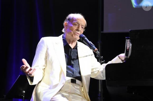 Exclusif - Charles Dumont fête ses 90 ans au Pavillon Baltard à Nogent-sur-Marne dans un concert hommage à la Môme "Piaf, la belle histoire d'amour" avec V. Vasalati le 24 Mai 2019 © Guirec Coadic / Bestimage