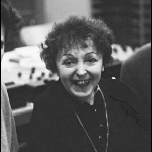 Archives - Edith Piaf en Studio à Paris en 1963.