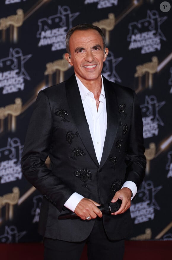 Nikos Aliagas - Photocall de la 26ème édition des NRJ Music Awards au palais des festivals de Cannes, France, le 1er novembre 2024. © Guignebourg-Bebert/Bestimage 