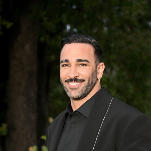 "Je ne fais pas de dinguerie. Je ne sors pas beaucoup. Je sors une fois tous les deux mois et encore", assure Adil Rami

Adil Rami - 10ème édition du Gala de Charité de Patrick Mouratoglou à l'Académie Mouratoglou à Biot Sophia Antipolis, le 23 juin 2024. © Bruno Bebert/Bestimage