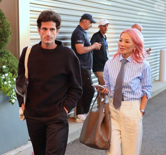 Le petit-fils de John F. Kennedy et le fils de Caroline Kennedy, Jack Schlossberg, et la styliste/blogueuse Tina Leung arrivent ensemble à l'US Open pour assister aux huitièmes de finale du tournoi de tennis à New York City, NY, USA, le 2 septembre 2024. Photo par Dylan Travis/ABACAPRESS.COM