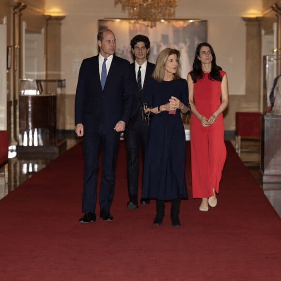 Le Prince de Galles (à gauche) avec l'Ambassadrice Caroline Kennedy (au centre), la fille de John F. Kennedy, lors d'une visite à la bibliothèque et au musée présidentiels John F. Kennedy à Columbia Point à Boston, Massachusetts, pour entendre parler du Moonshot du Président John F. Kennedy, qui a mis l'Amérique au défi d'envoyer un homme sur la lune et qui est la principale source d'inspiration du Prix Earthshot, le vendredi 2 décembre 2022. Photo par Ian Vogler/Daily Mirror/PA Wire/ABACAPRESS.COM