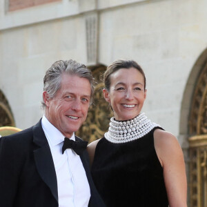 Puis le papa de cinq enfants de plaisanter sur sa technique pour fuir le bruit de ses bambins : "Je dors souvent dans la salle de bain maintenant". 

L'acteur anglais Hugh Grant et sa femme la productrice suédoise Anna Elisabet Eberstein - Dîner d'Etat au château de Versailles en l'honneur de la visite officielle du roi et de la reine d'Angleterre en France (20 - 22 septembre 2023). Le 20 septembre 2023. 150 invités triés sur le volet ont été conviés à cette occasion. © Stéphane Lemouton / Bestimage