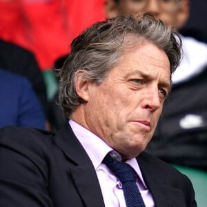 Devenu papa à l'âge de 52 ans, Hugh Grant s'est confié sur son rapport à la paternité. 
Hugh Grant et sa femme Anna Eberstein au tournoi de Wimbledon au All England Lawn Tennis and Croquet Club à Londres.