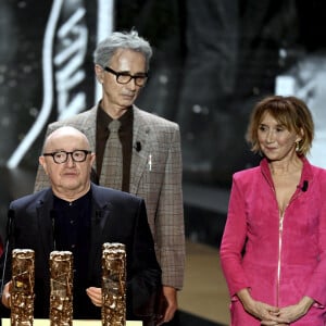 Un César spécial pour la troupe du Splendid, Josiane Balasko, Michel Blanc, Thierry Lhermitte, Marie-Anne Chazel, sur scène lors de la 46ème cérémonie des César à l'Olympia à Paris le 12 mars 202. © Bertrand Guay/ Pool / Bestimage