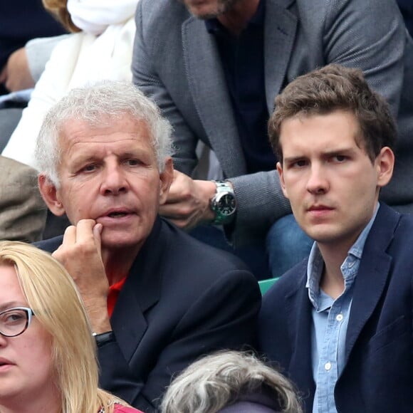 Né de sa relation avec Patrick ?
Patrick Poivre d'Arvor (PPDA) et son fils François dans les tribunes de la finale homme des internationaux de France de Roland Garros à Paris le 5 juin 2016. © Moreau-Jacovides / Bestimage