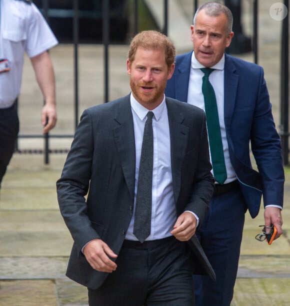 Le prince Harry, duc de Sussex, à la sortie du procès contre l'éditeur du journal "Daily Mail" à Londres, le 30 mars 2023. © Tayfun Salci/Zuma Press/Bestimage 