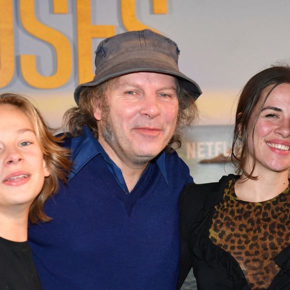 Billy, le fils de Philippe Katerine et Julie Depardieu, Philippe Katerine, sa fille Edie Blanchard - Avant-première du film "Voleuses" diffusé sur Netflix. Paris le 24 octobre 2023. © Veeren / Bestimage