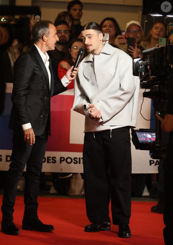 Nikos Aliagas et Pierre Garnier - Photocall de la 26ème édition des NRJ Music Awards au palais des festivals de Cannes, France, le 1er novembre 2024. © Guignebourg-Bebert/Bestimage