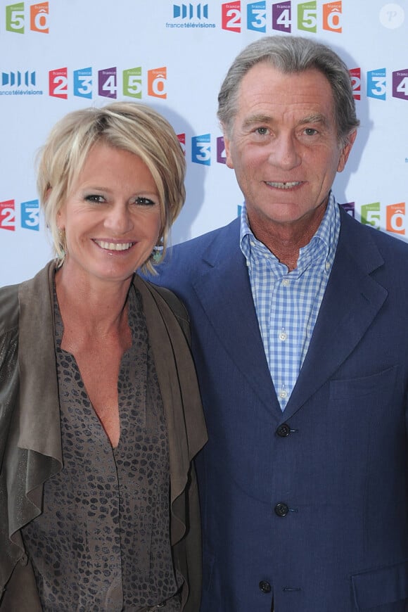 William Leymergie et Sophie Davant arrivent à la conférence de presse annuelle du groupe France Télévisions à Paris, France, le 3 septembre 2010. Photo par Giancarlo Gorassini/ABACAPRESS.COM