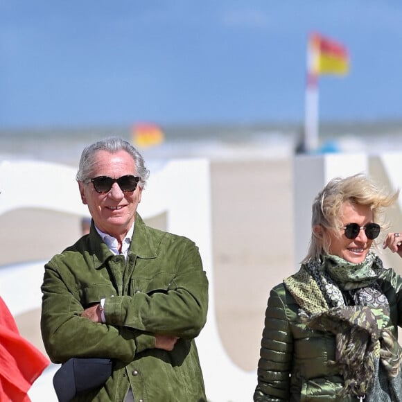 William Leymergie et Sophie Davant célèbrent le 100e anniversaire de l'inauguration des Planches de Deauville, Calvados, France, le samedi 6 juillet 2024. La journée de festivités a débuté par le dévoilement d'une plaque patrimoniale sur la place Claude-Lelouch. Photo par Franck Castel/ABACAPRESS.COM