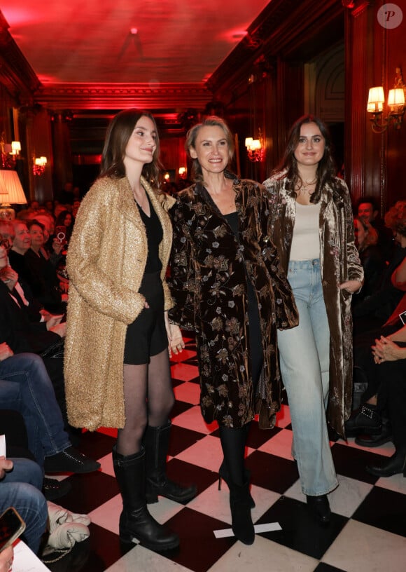 Exclusif - Eloise et Constance Valke, Véronique Crefcoeur - Défilé rétrospectif Nathalie Garçon à l'occasion de ses 35 ans de sa marque lors d'une closing party à l'hôtel Raphael à Paris le 19 novembre 2024.