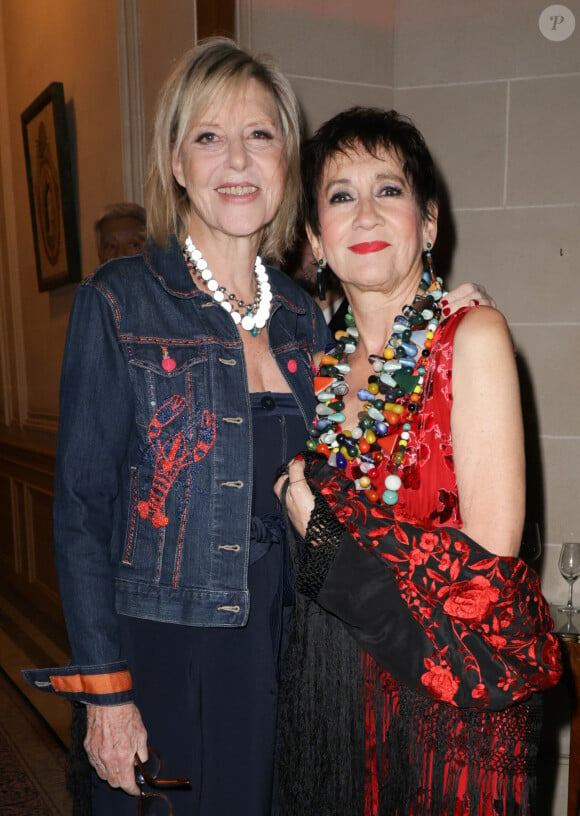 Exclusif - Chantal Ladesou et Caroline Loeb - Défilé rétrospectif Nathalie Garçon à l'occasion de ses 35 ans de sa marque lors d'une closing party à l'hôtel Raphael à Paris le 19 novembre 2024.