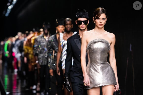 Kendall Jenner - Défilé de mode "Versace" collection Automne-Hiver 2020-2021 lors de la fashion week à Milan, le 21 février 2020. 