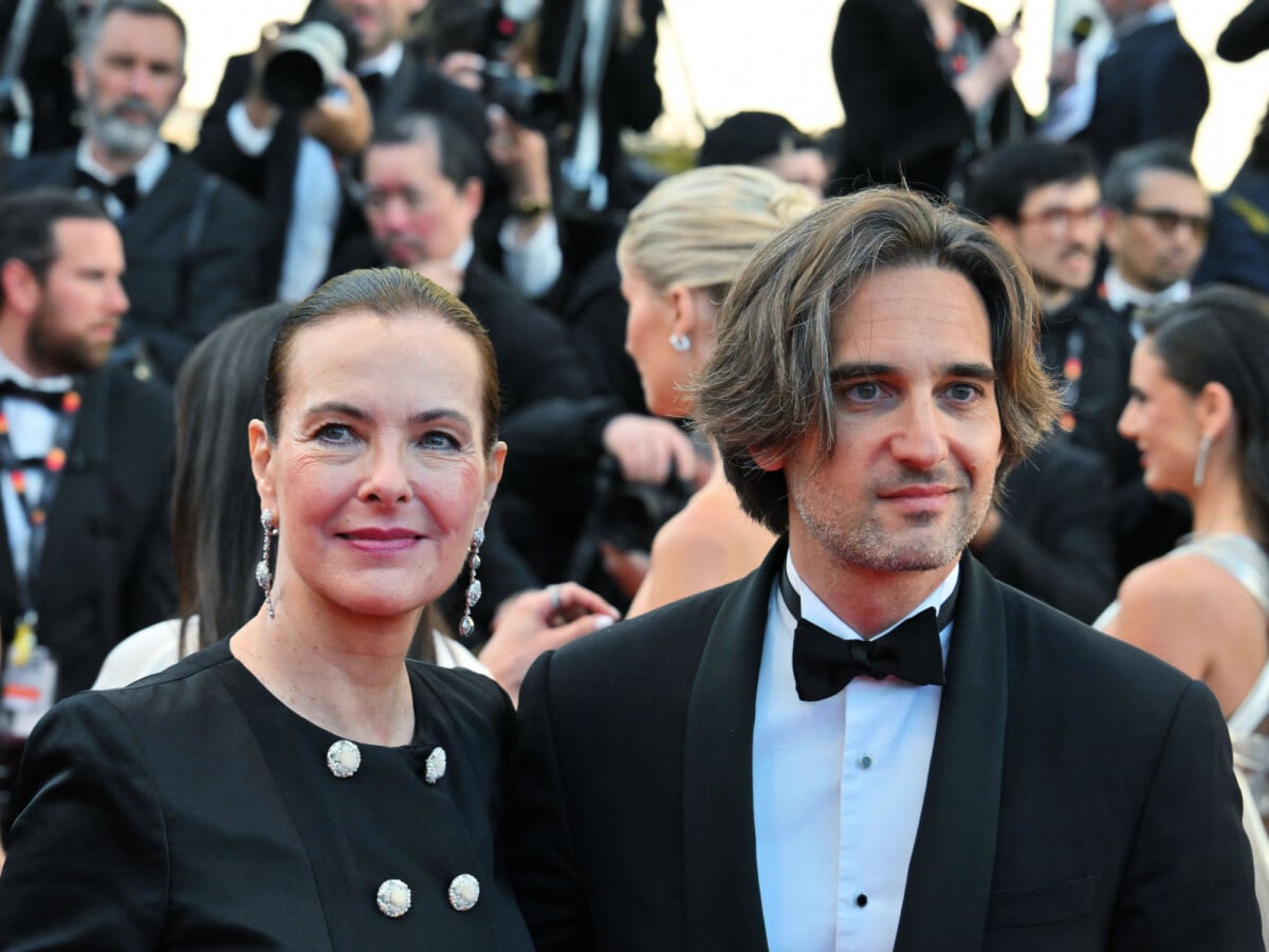 Photo : Carole Bouquet et Dimitri Rassam au 77e Festival de Cannes, en ...