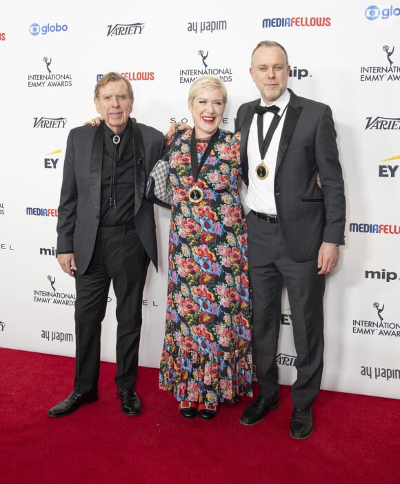 New York, USA : Timothy Spall, Sarah Phelps et Saul Dibb assistent aux International Emmy Awards à l'hôtel Hilton Times Square à New York le 25 novembre 2024
(Image de crédit : © Lev Radin/ZUMA Press Wire)