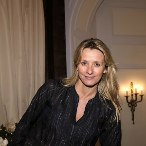 Elle est aujourd'hui à la tête de 19 boutiques regroupant un total de 150 salariés
Exclusif - Sarah Lavoine Poniatowski - Les célébrités assistent au 42ème "Cocktail des Ecrivains", organisé par le Cercle MBC au Fouquet's à Paris, le 27 novembre 2019.