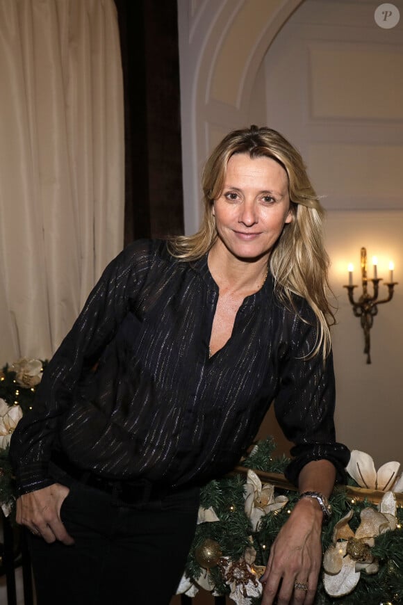 Elle est aujourd'hui à la tête de 19 boutiques regroupant un total de 150 salariés
Exclusif - Sarah Lavoine Poniatowski - Les célébrités assistent au 42ème "Cocktail des Ecrivains", organisé par le Cercle MBC au Fouquet's à Paris, le 27 novembre 2019.