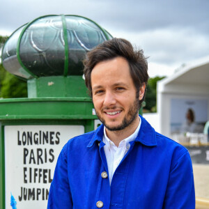 Le chanteur Vianney à la reconnaissance du prix Barnes lors de la 10ème édition du "Longines Paris Eiffel Jumping" à la Plaine de Jeux de Bagatelle à Paris, France, le 22 juin 2024. © Perusseau-Veeren/Bestimage