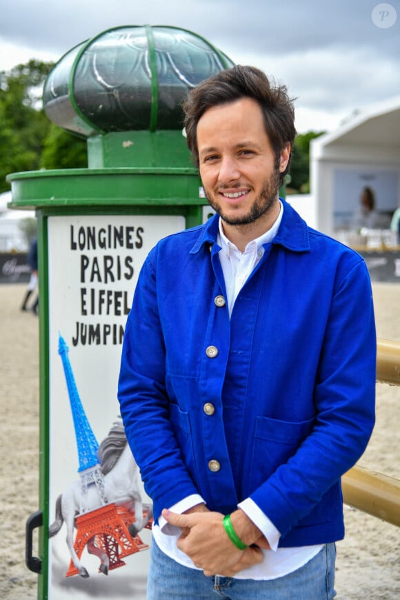 Le chanteur Vianney à la reconnaissance du prix Barnes lors de la 10ème édition du "Longines Paris Eiffel Jumping" à la Plaine de Jeux de Bagatelle à Paris, France, le 22 juin 2024. © Perusseau-Veeren/Bestimage
