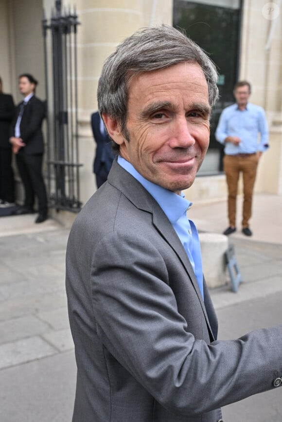 David Pujadas au défilé d'Alexis Mabille lors de la semaine de la mode haute couture à Paris, France, le 4 juillet 2023. Photo par Julien Reynaud/APS-Medias/ABACAPRESS.COM