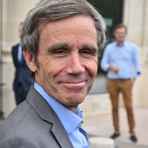 David Pujadas au défilé d'Alexis Mabille lors de la semaine de la mode haute couture à Paris, France, le 4 juillet 2023. Photo par Julien Reynaud/APS-Medias/ABACAPRESS.COM